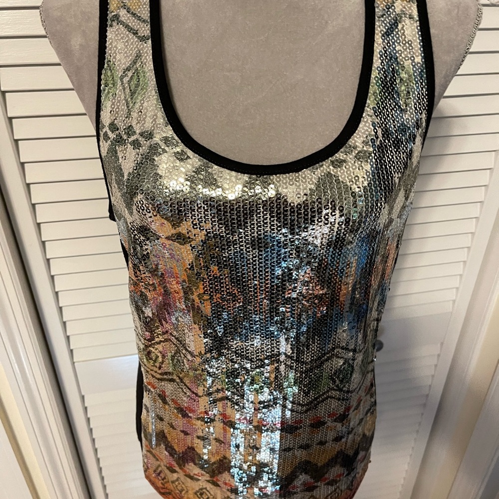 Sequin Patterned Racerback Blouse - Multicolor - Picture 4 of 7